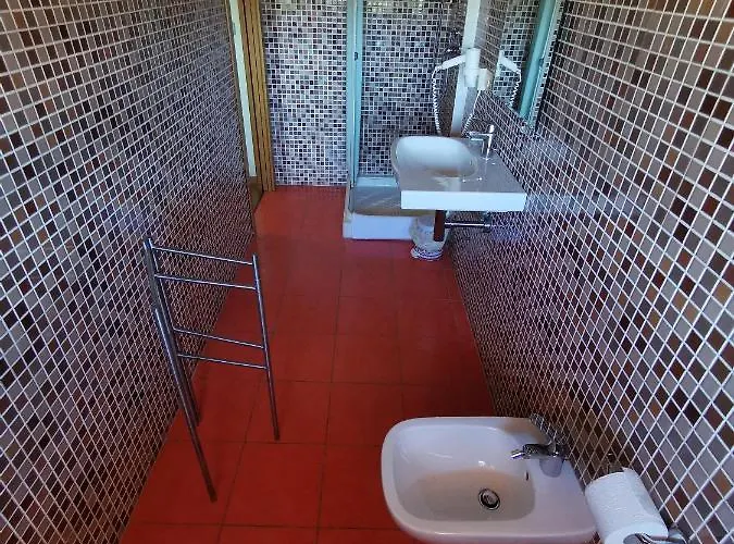 Tardioli מלון 2*