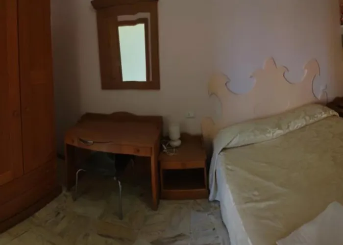 Tardioli מלון 2*